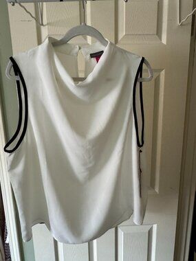 Vince Camuto Women's Cowlneck Contrast-Trim Sleeeveless Top